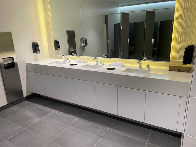 Bloc sanitaire commercial rénové